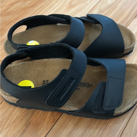 Boys Birkenstock sandals size 1 - Picture 2 of 3